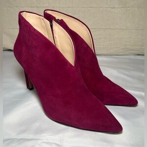 Vince Camuto Burgundy Suede Pointed Toe Ankle Boots 8M